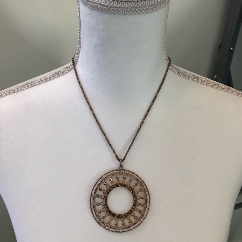 Banana republic eclipse sundal necklace